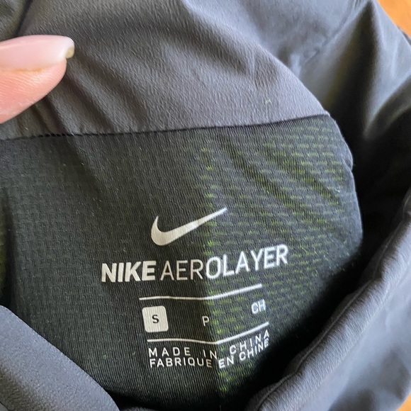 Nike Aerolayer Lined Pullover Vest - Picture 5 of 8